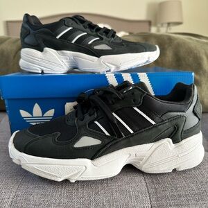 NIB Adidas Falcon W women’s black and White Athletic Shoes